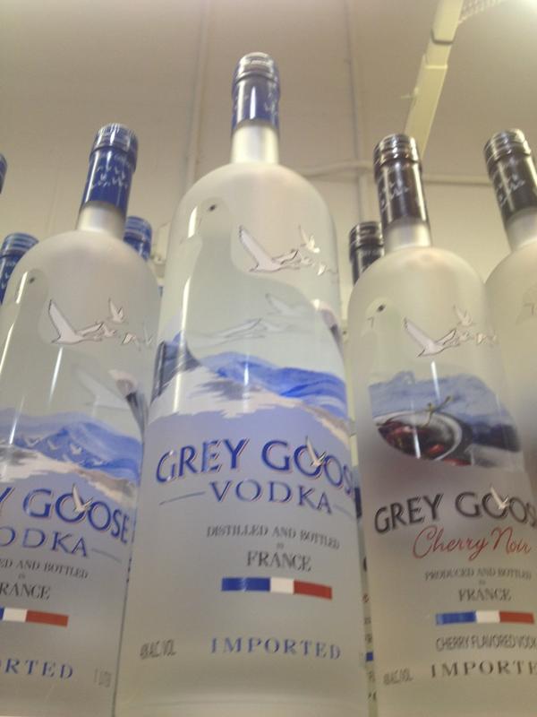 Charlotte On Twitter Biggest Bottle Of Grey Goose Ever Septemberbreak Http T Co 3bvwgci2
