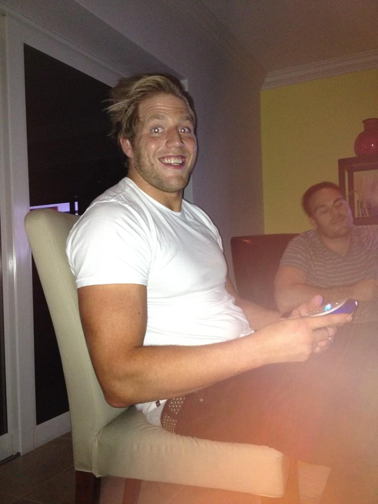 A2zVmcyCUAARsp6.jpg:large