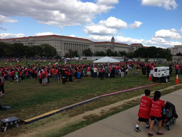 GavinLHall's tweet image. And the walk is starting. #SMSWalk