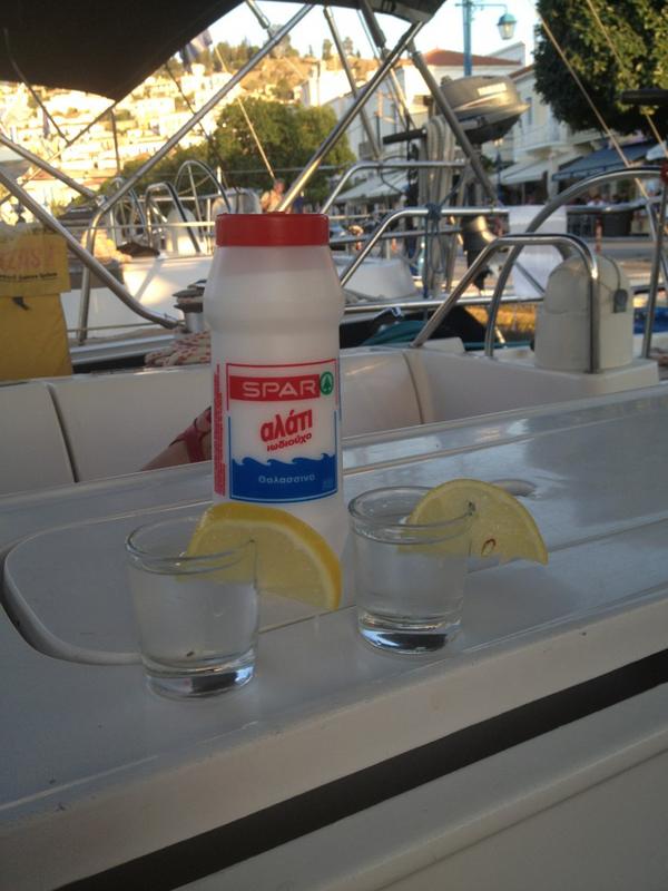 hvantiel's tweet image. Ronde 2 #tequila , zal die kapitein leuk vinden :) #boot6 #wortell