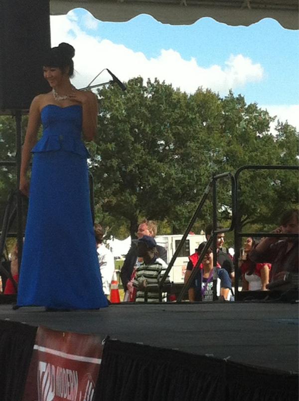 DCSMS's tweet image. Fashion by @senhoa at the #SMSWalk!