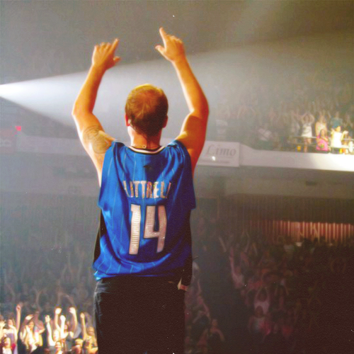 IamChirp's tweet image. #14 &amp;lt;3 mi numero favorito &amp;lt;3 quiero esa Camisa!&amp;lt;3 #Littrell