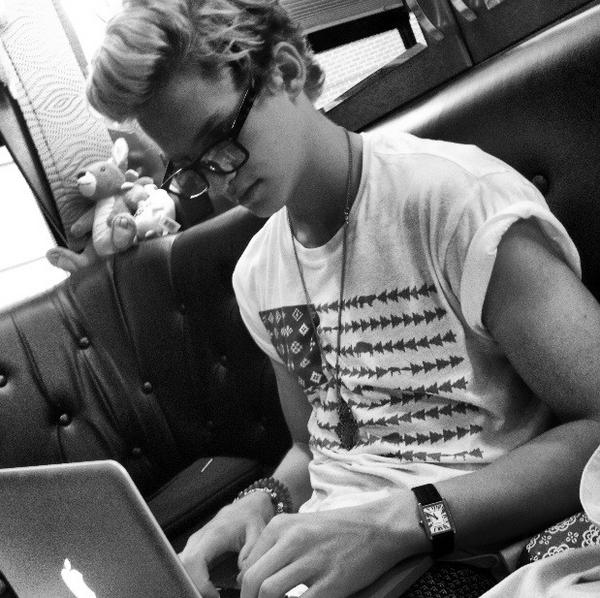CodySimpson's tweet photo. School Days http://t.co/zHmUAX4I