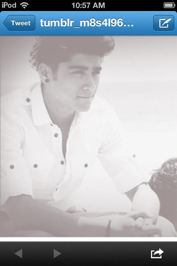 1DsDickss's tweet photo. @loovezayn hey babe vas happenin? (; 
-Zayns http://t.co/xJSbabwH