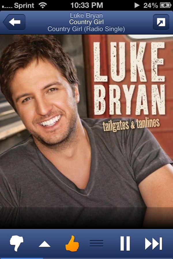 FlowDommmi's tweet photo. Judge me but I love this song<3 http://t.co/nICYGbxY
