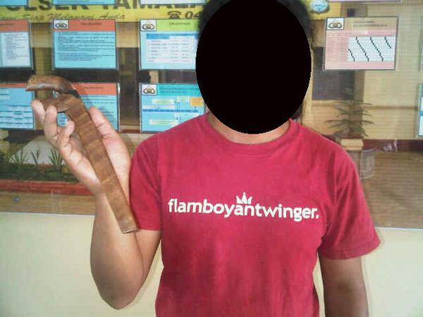 Lk. "A" diamankan krn membawa senjata tajam jenis badik pd saat Razia olh Polsek Tamalanrea