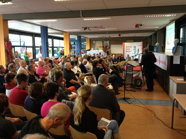 Symposium @HartvoorLimburg gaat van start tijdens de #Reanimatie-estafette2012 op het #RaaylandCollege in Venray