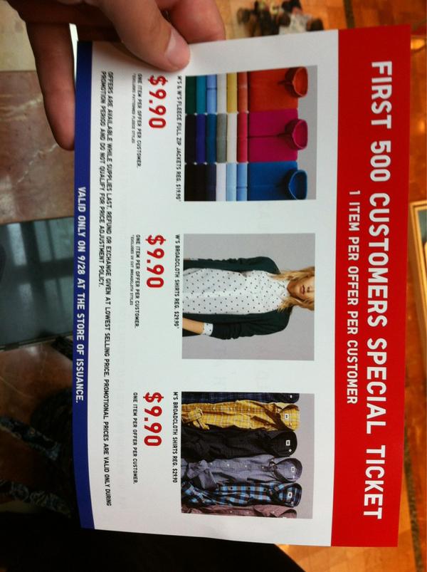 Julianapoo's tweet photo. We made it! 20 mins until @uniqlo opening @MrsUpde3 yay! http://t.co/zsACPGX9
