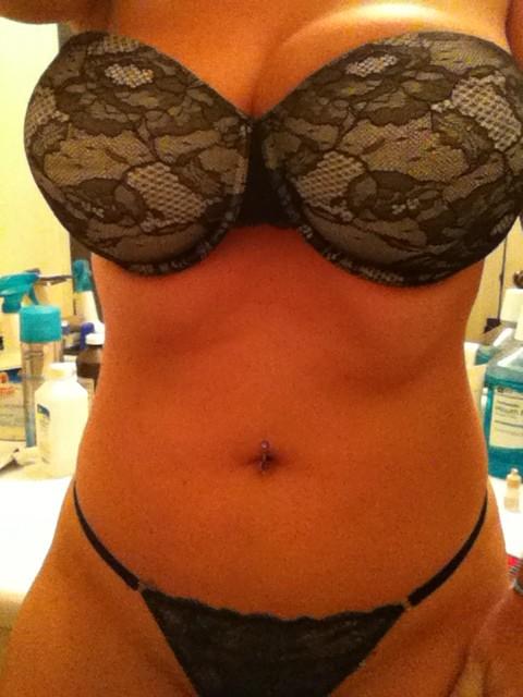 Happy #FriskyFriday RT if you like curves!!! 💜💗💚 http://t.co/EZ3A5qNq<a href="/tag/friskyfriday"class="tags">#FriskyFriday</a>