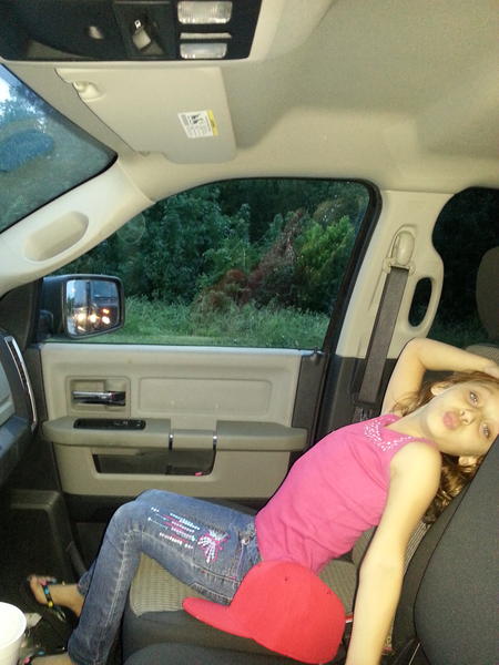justsumix's tweet photo. IYOY CHAY POSE @ 5yrs old http://t.co/fa8HFe7S