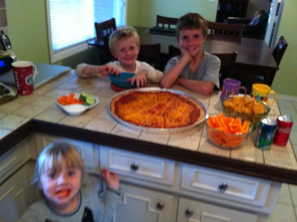 Amberprice01's tweet photo. Friday Night Pizza Party at the Price's!!!!! http://t.co/6hheFzV4