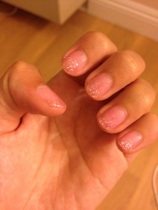 My pretty nails 😘 http://t.co/nFq27Qc2<a href="/tag/xxxmas"class="tags"><span>#xxxmas</span></a><a href="/tag/rosieradeva"class="tags"><span>#rosieradeva</span></a>