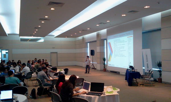 gdgankara's tweet image. #AndroidBootcamp sunum kaldigi yerden devam ediyor