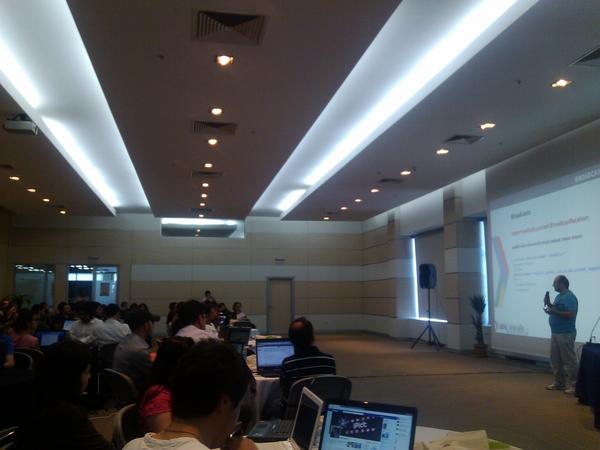 gdgankara's tweet image. #AndroidBootcamp @mustafaozlu sunumu ile devam ediyoruz.