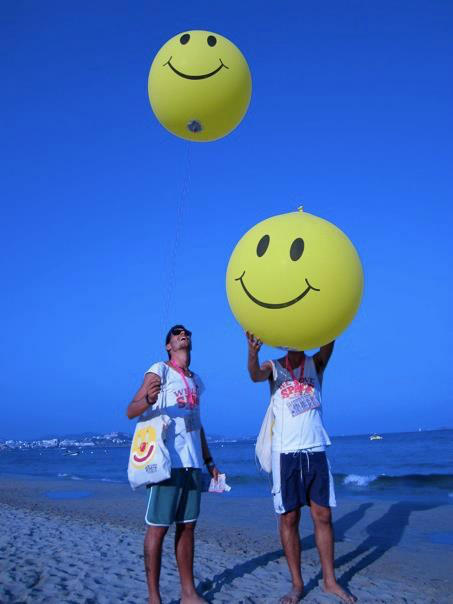 welove_music's tweet photo. Follow the smiley face balloons at Playa D'en Bossa, Salinas &amp; San An for discount wristbands for our Closing Fiesta http://t.co/PcQUeYL9