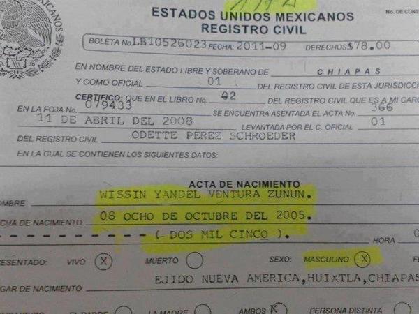 El_Guarrazo's tweet photo. Ponerle de nombre a tu hijo "Wissin Yandel" debería de ser motivo de pena capital!! #NoMamen http://t.co/NKqkWfEz