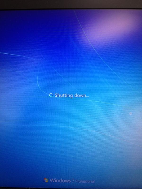 Pénteken kikapcsoltam a laptopomat, ma reggel ez a kép fogadott. Bravó!