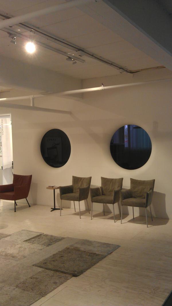DerijksOss's tweet photo. Of misschien liever een overleg in deze prachtige stoelen van Label?! Hier met een bekleding van oude legertenten!! http://t.co/WJ6NBYMW
