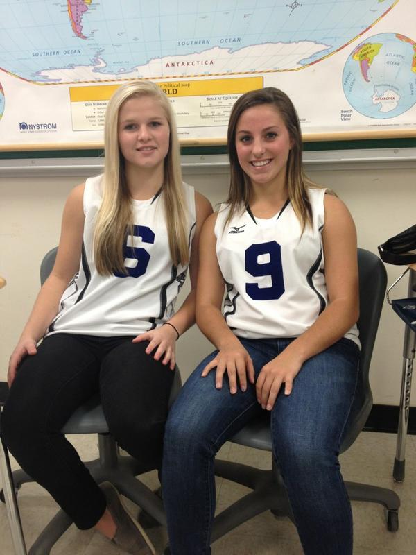 HuddyRight9's tweet image. @raquelleippi and @sashaleibel looking good in #History_Class #69