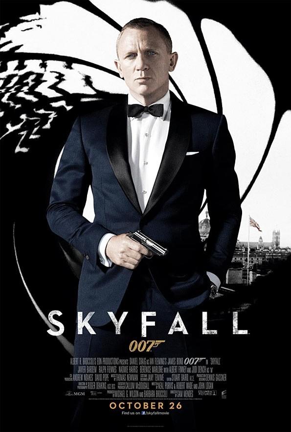 Cinemex's tweet photo. Daniel Craig en nuevo póster internacional de #007OperaciónSKYFALL disfrútala en @Cinemex el 2 de Noviembre » http://t.co/vMrsBZ47