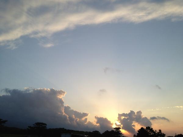 gball7412's tweet photo. @TrulyHY 힐링왔다가 태풍와서 킬링할뻔함 ㄷㄷㄷ http://t.co/F3FfUGRy