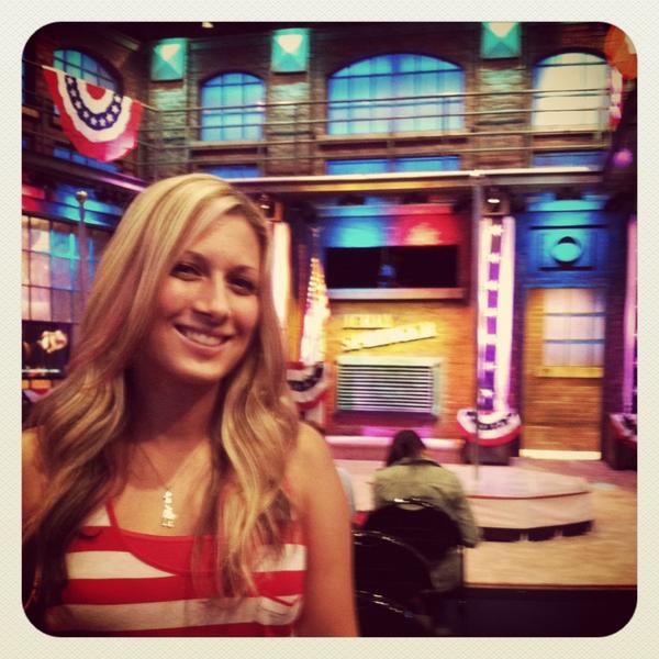 meg_530's tweet photo. Jerry Springer told me he was in love with me and then said "i know im not that good looking but im rich as shit" Ha 😝 http://t.co/aqWg4Ioz