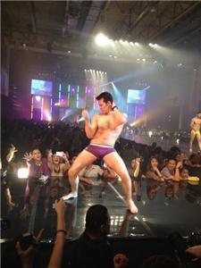 supremechino's tweet image. Bwahaha. Igiling mo pa. #COSMOBachelorBash2012