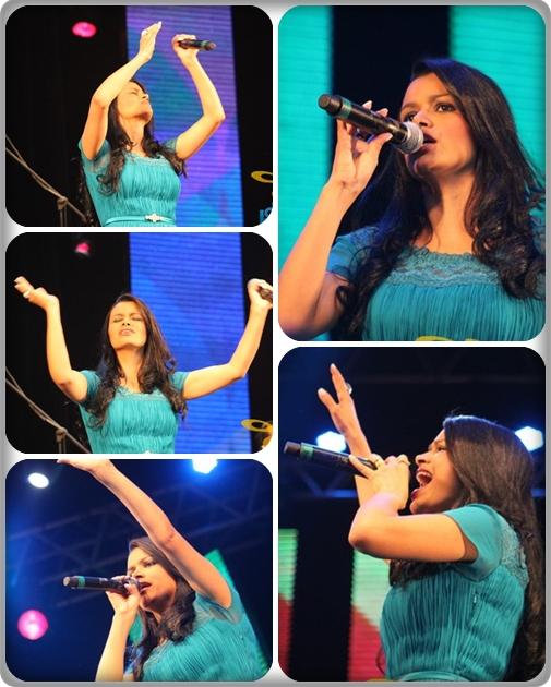 _carollasilva's tweet photo. @Damares_Oficial  Quee Mulher de Deus Liinda! #FestivalPromessasDF2012 http://t.co/laUDnEFn