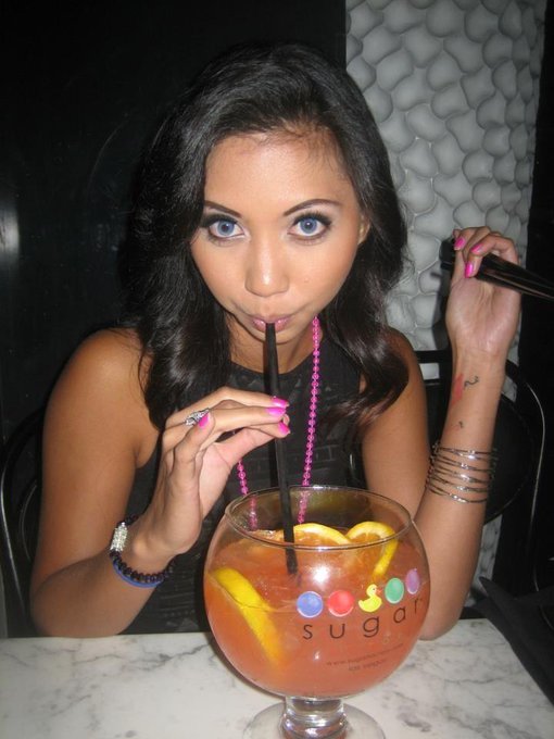 Sugar factory 😍 http://t.co/Z6Gxo313<a href="/tag/xxxmas"class="tags"><span>#xxxmas</span></a><a href="/tag/rosieradeva"class="tags"><span>#rosieradeva</span></a>