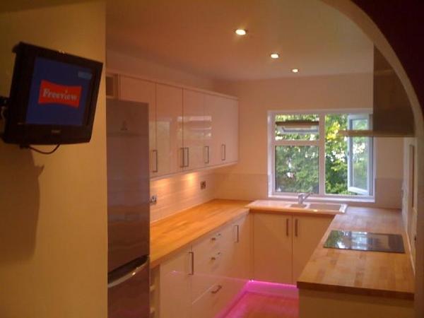 Constructabuild's tweet image. Check out the amazing kitchen we've just installed...call 02083956921 for a FREE quotation!!
