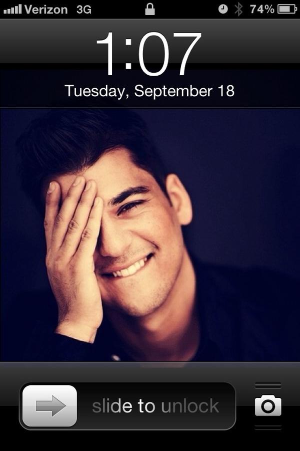 meg_530's tweet photo. Love seeing this face everyday @RobKardashian best screen saver ever 💛❤ http://t.co/JnXvPmQq