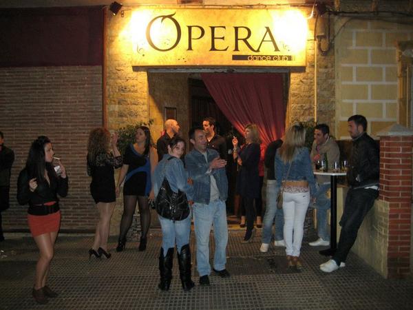 OperaDance's tweet image. noches de opera dándolo todo