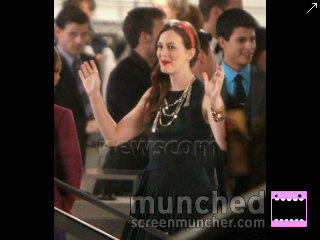 LeightonTurkey's tweet photo. Leighton Meester on set of Gossip Girl filming. http://t.co/KUrgVp6V