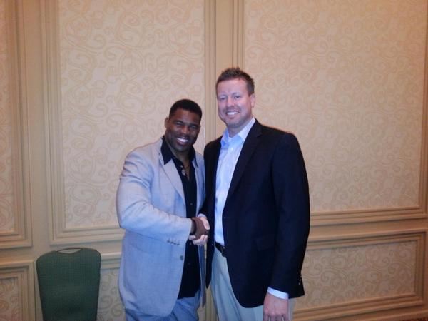 JakeSherrill's tweet photo. It was absolutely wonderful meeting @HerschelWalker today!

You're a #TruePro and very #Inspirational!
#RealRoleModel! http://t.co/kiTwSyDB