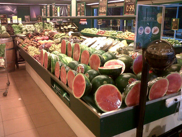 SuperverdSC's tweet photo. Sandia negra sin pepitas, riquisima tan solo a 0.99€/kg http://t.co/RVBOWhjq