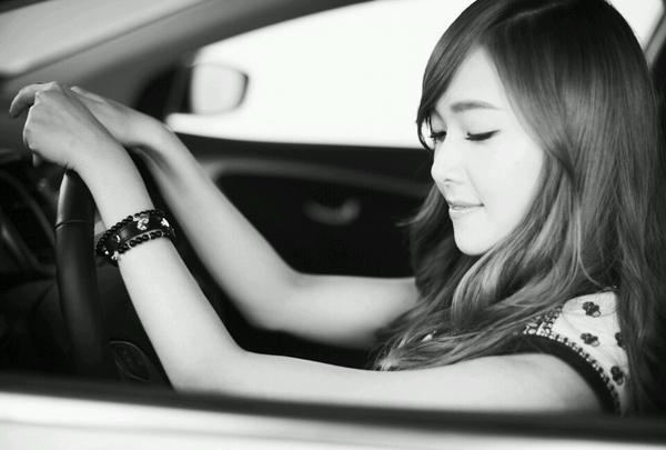 [PIC][14-10-2012]Jessica - HyoYeon @ Hyundai Motors "PYL Brand" A3JniiYCYAAUJem
