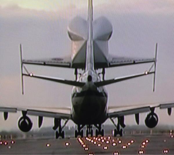 shanclain's tweet image. #Endeavour leaving home #shuttleprogram #sosad