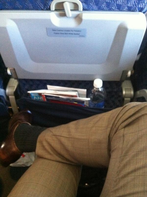 federicoquiroz's tweet image. On my way to #vegas!!! #twiteandoa30milpiesdealtura #inflightinternet #american