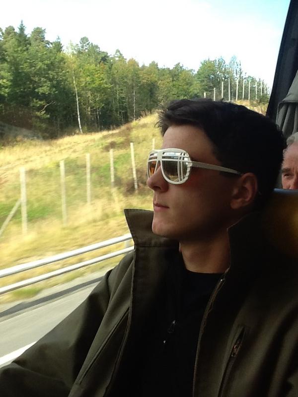 AmbitusBand's tweet photo. Seb er klar for spillejobb! http://t.co/cnWpaLSX