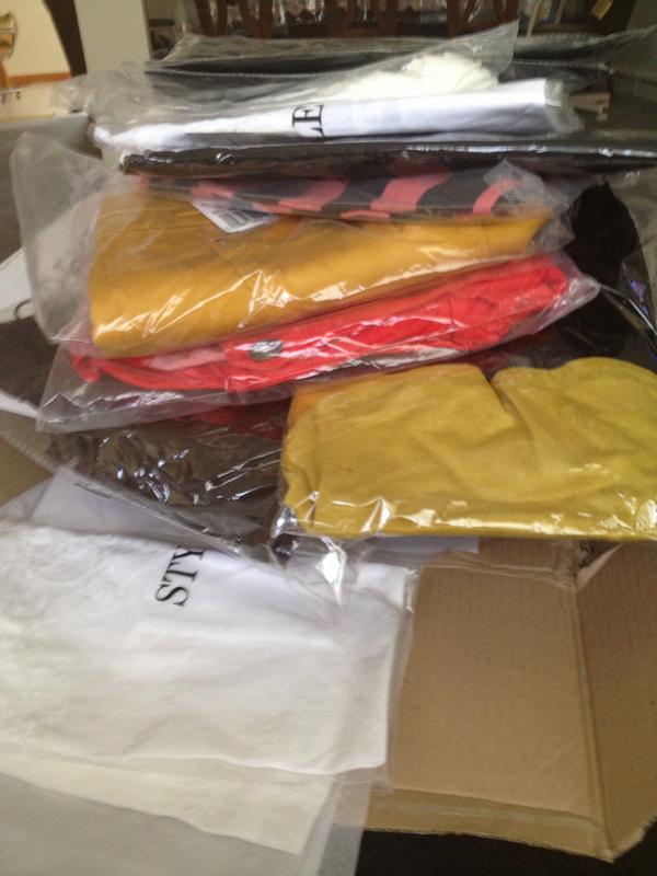 ameetaks's tweet image. A whole box of @forever21 stuff and nothing for me. #indiaproblems