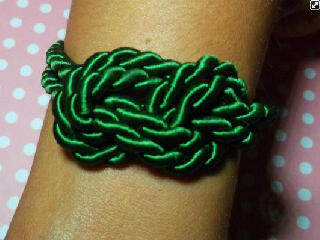 SisisC's tweet photo. Pulsera con nudo marinero 8€ http://t.co/vtqSlY4G