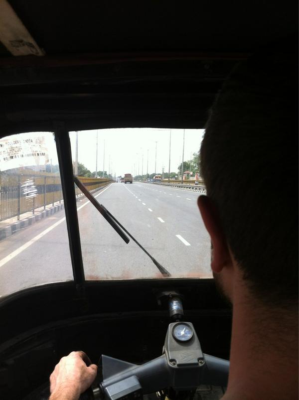 RickshawRaiders's tweet photo. On the Jaipur to Pushkar highway... http://t.co/pgxyJjMf