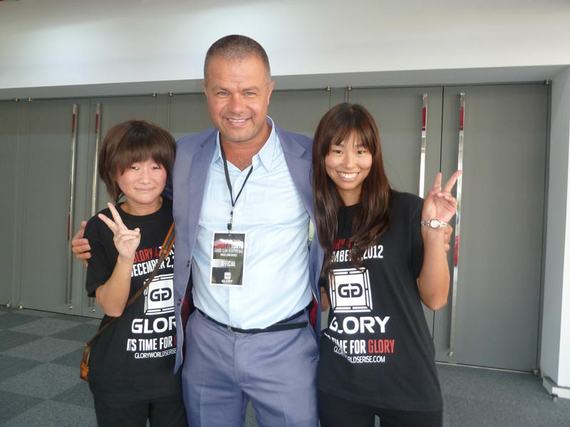 31/12/ 2012 : GLORY 4 Tokyo GRAND SLAMM HEAVYWEIGHT & DREAM! A3OsoYCCEAAXn_w