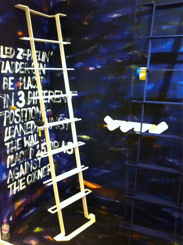 puntuitoss's tweet photo. Hele fraaie 'ladder' in drie standen te plaatsen... #arthuranalts http://t.co/3zLMalYu