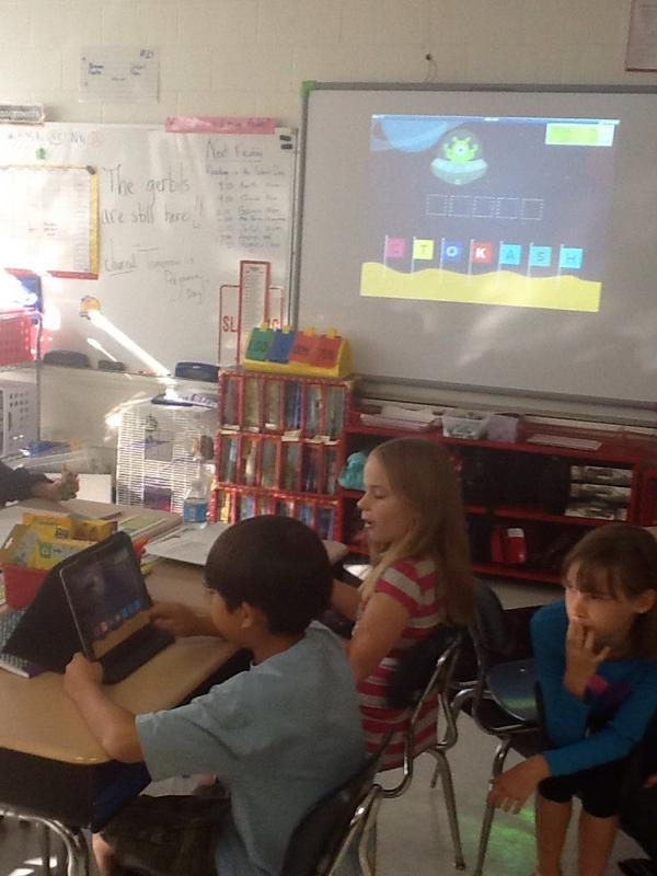 lichelleleonard's tweet photo. 3rd grade class uses @EasyTeachApp to practice weekly spelling words. #RCSSTS http://t.co/HkjtLkXT