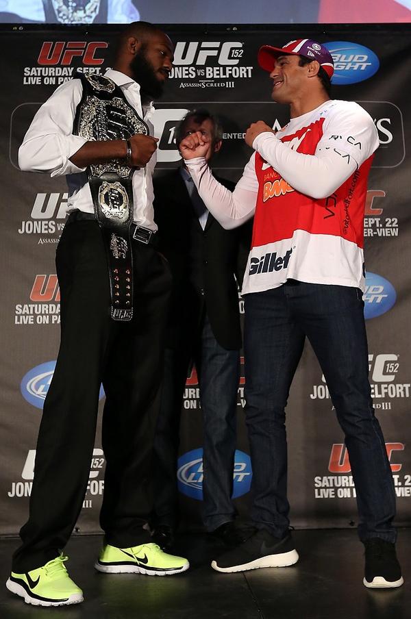 UFC 152: Jones vs Belfort Pre-fight Press Conference (video) A3Q4FhZCIAEpzxc