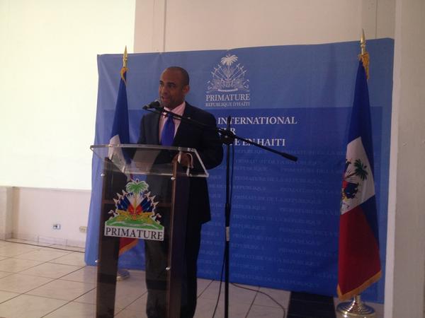 LaurentLamothe's tweet photo. [PHOTO]
Discours lors du Symposium International sur l'Électricité en Haïti. http://t.co/qQtuveqe