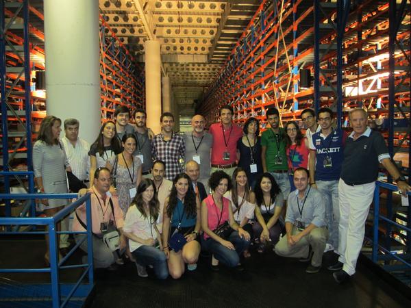 Foto con todos los finalistas reunidos en los almacenes de Cofares.Ya queda menos para la Final #cofarespharmagame