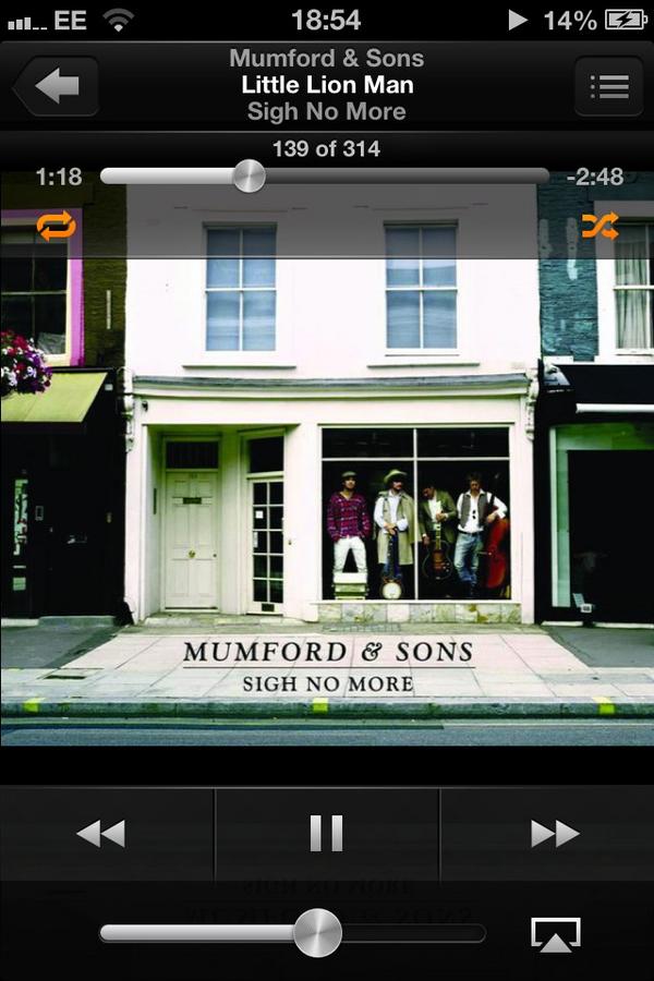 sidneycmiller93's tweet image. Anyone else really unimpressed with the new iPhone layout? 
#notbrokedontfixit