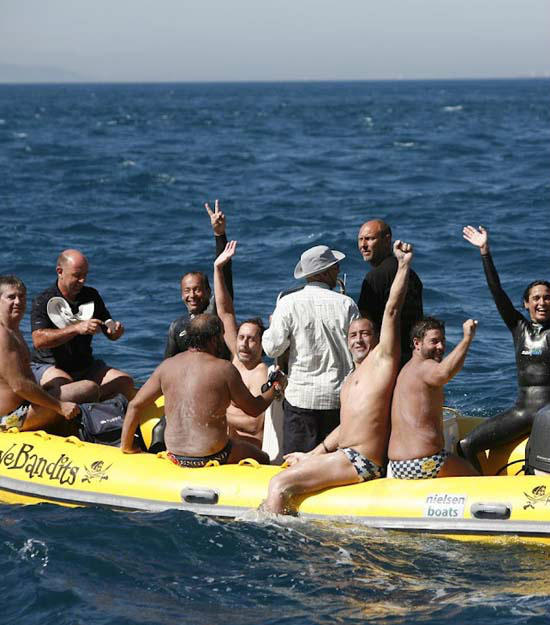 fmn_oficial's tweet photo. El espíritu de club hace cruzar a siete nadadores del @ClubEncinas el Estrecho de Gibraltar
http://t.co/hK1tjhio http://t.co/UADrJZul